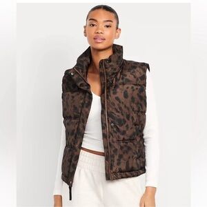 NWT women’s leopard vest